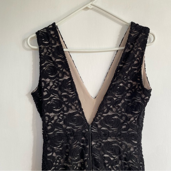 Alice + Olivia Mia Lace Maxi Dress Black See Through Deep Plunge V Neck Slit 4 - Picture 6 of 14